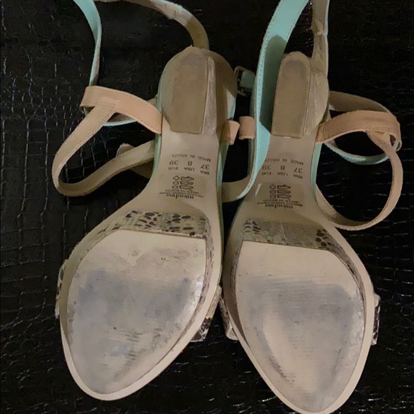 Shoes - Picture 4 of 5